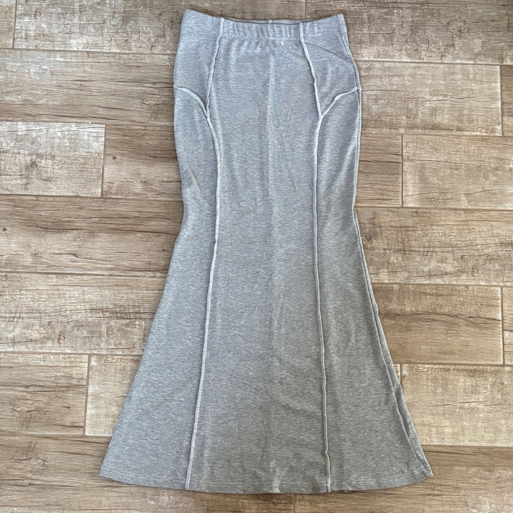 ILLA ILLA Light Gray Seam-Panel Maxi Skirt